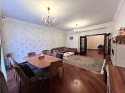 Satılır 3 otaqlı 170 m2 yeni tikili Gənclik m.