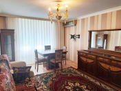 Satılır 3 otaqlı 75 m2 köhnə tikili Nəriman Nərimanov parkı