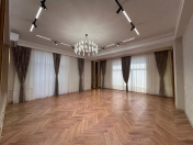 Satılır 4 otaqlı 195 m2 yeni tikili 28 May m.