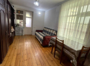 Satılır 2 otaqlı 45 m2 köhnə tikili Qara Qarayev m.