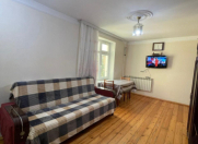 Satılır 2 otaqlı 40 m2 köhnə tikili Qara Qarayev m.