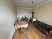 Satılır 4 otaqlı 105 m2 köhnə tikili 8 mkr