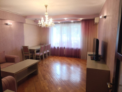 İcarəyə verilir 3 otaqlı 80 m2 köhnə tikili Nizami m.