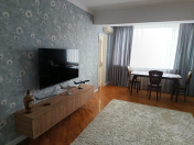 İcarəyə verilir 3 otaqlı 90 m2 köhnə tikili 28 May m.