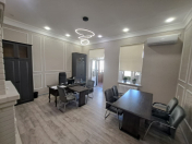 Satılır 4 otaqlı 114 m2 ofis İçəri Şəhər m.