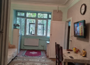 Satılır 2 otaqlı 60 m2 köhnə tikili Moskva univermağı