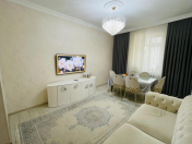 Satılır 2 otaqlı 55 m2 köhnə tikili Sahil m.