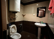 İcarəyə verilir 1 otaqlı 45 m2 köhnə tikili Sahil m.