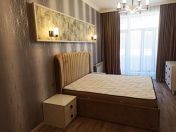 İcarəyə verilir 2 otaqlı 102 m2 yeni tikili Şah İsmayıl Xətai m.