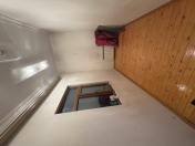 İcarəyə verilir 6 otaqlı 200 m2 həyət evi İnşaatçılar m.