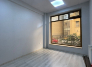 İcarəyə verilir 3 otaqlı 70 m2 ofis İçəri Şəhər m.