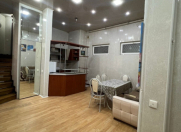 İcarəyə verilir 4 otaqlı 150 m2 köhnə tikili Sahil m.