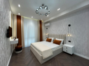 Satılır 2 otaqlı 70 m2 yeni tikili Gənclik m.