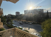 Satılır 2 otaqlı 65 m2 köhnə tikili Dövlət Statistika Komitəsi