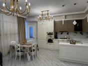 İcarəyə verilir 3 otaqlı 97 m2 yeni tikili 8 Noyabr m.