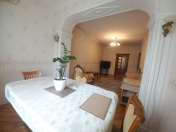 Satılır 3 otaqlı 80 m2 köhnə tikili Şah İsmayıl Xətai m.