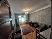 Satılır 2 otaqlı 65 m2 köhnə tikili Qara Qarayev m.