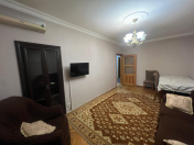 Satılır 2 otaqlı 65 m2 köhnə tikili Xətai r.