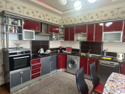 Satılır 4 otaqlı 170 m2 yeni tikili 8 Noyabr m.