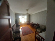 Satılır 2 otaqlı 60 m2 köhnə tikili Nizami r.