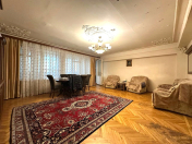 Satılır 3 otaqlı 110 m2 köhnə tikili Elmlər Akademiyası m.