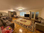 Satılır 7 otaqlı 200 m2 köhnə tikili Gənclik m.