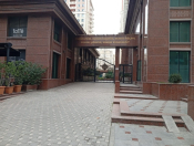 Satılır 2 otaqlı 76 m2 yeni tikili Elmlər Akademiyası m.