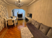 Satılır 4 otaqlı 110 m2 köhnə tikili Xalqlar Dostluğu m.