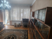 Satılır 2 otaqlı 65 m2 köhnə tikili 28 May m.