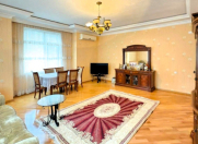 Satılır 3 otaqlı 140 m2 yeni tikili 8 Noyabr m.