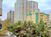 Satılır 3 otaqlı 80 m2 köhnə tikili Elmlər Akademiyası m.