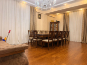 Satılır 3 otaqlı 125 m2 yeni tikili 28 May m.