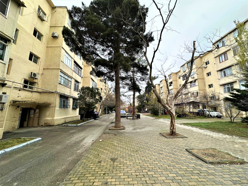 Satılır 3 otaqlı 75 m2 köhnə tikili Həzi Aslanov m.