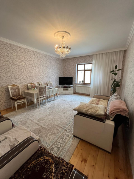 Satılır 4 otaqlı 150 m2 həyət evi Xətai r.