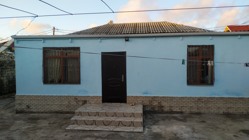 Satılır 1 otaqlı 110 m2 həyət evi Saray