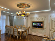 Satılır 4 otaqlı 160 m2 yeni tikili 20 yanvar m.