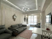 Satılır 4 otaqlı 160 m2 yeni tikili Gənclik m.