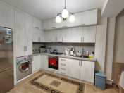 Satılır 3 otaqlı 90 m2 köhnə tikili Gənclik m.