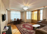 Satılır 4 otaqlı 160 m2 yeni tikili 8 Noyabr m.