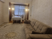 Satılır 3 otaqlı 80 m2 köhnə tikili Azadlıq prospekti m.