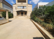 Satılır 12 otaqlı 700 m2 villa Badamdar