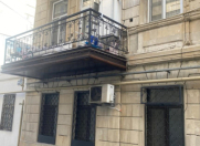 Satılır 3 otaqlı 91 m2 köhnə tikili Azərbaycan kinoteatrı