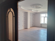 Satılır 4 otaqlı 170 m2 yeni tikili Xalqlar Dostluğu m.