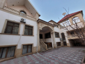 Satılır 11 otaqlı 1050 m2 villa 6 mkr