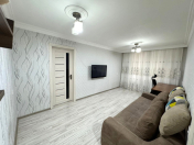 Satılır 2 otaqlı 55 m2 köhnə tikili Şah İsmayıl Xətai m.