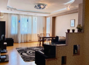 İcarəyə verilir 3 otaqlı 140 m2 yeni tikili Nizami m.