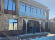 İcarəyə verilir 5 otaqlı 400 m2 bağ evi Novxanı