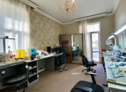 Satılır 3 otaqlı 85 m2 köhnə tikili Elmlər Akademiyası m.