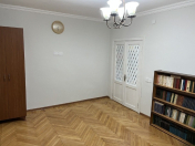 Satılır 2 otaqlı 60 m2 köhnə tikili Gənclik m.