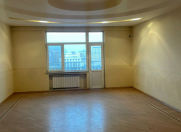 Satılır 4 otaqlı 216 m2 yeni tikili 28 May m.